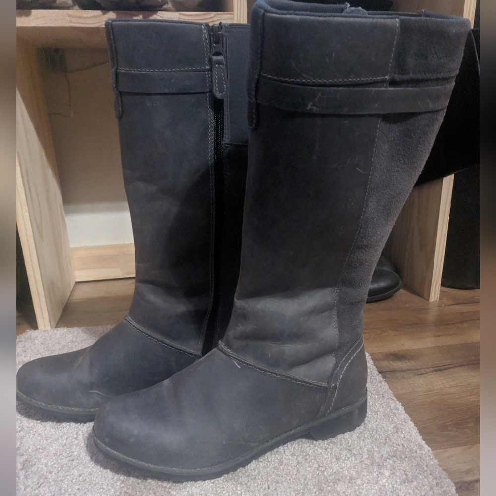 Eddie Bauer Grey Suede Boots
